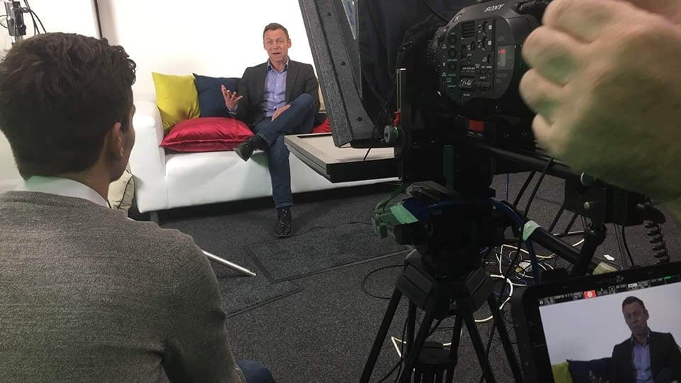 5 Things To Make You An Expert In Front Of Camera 