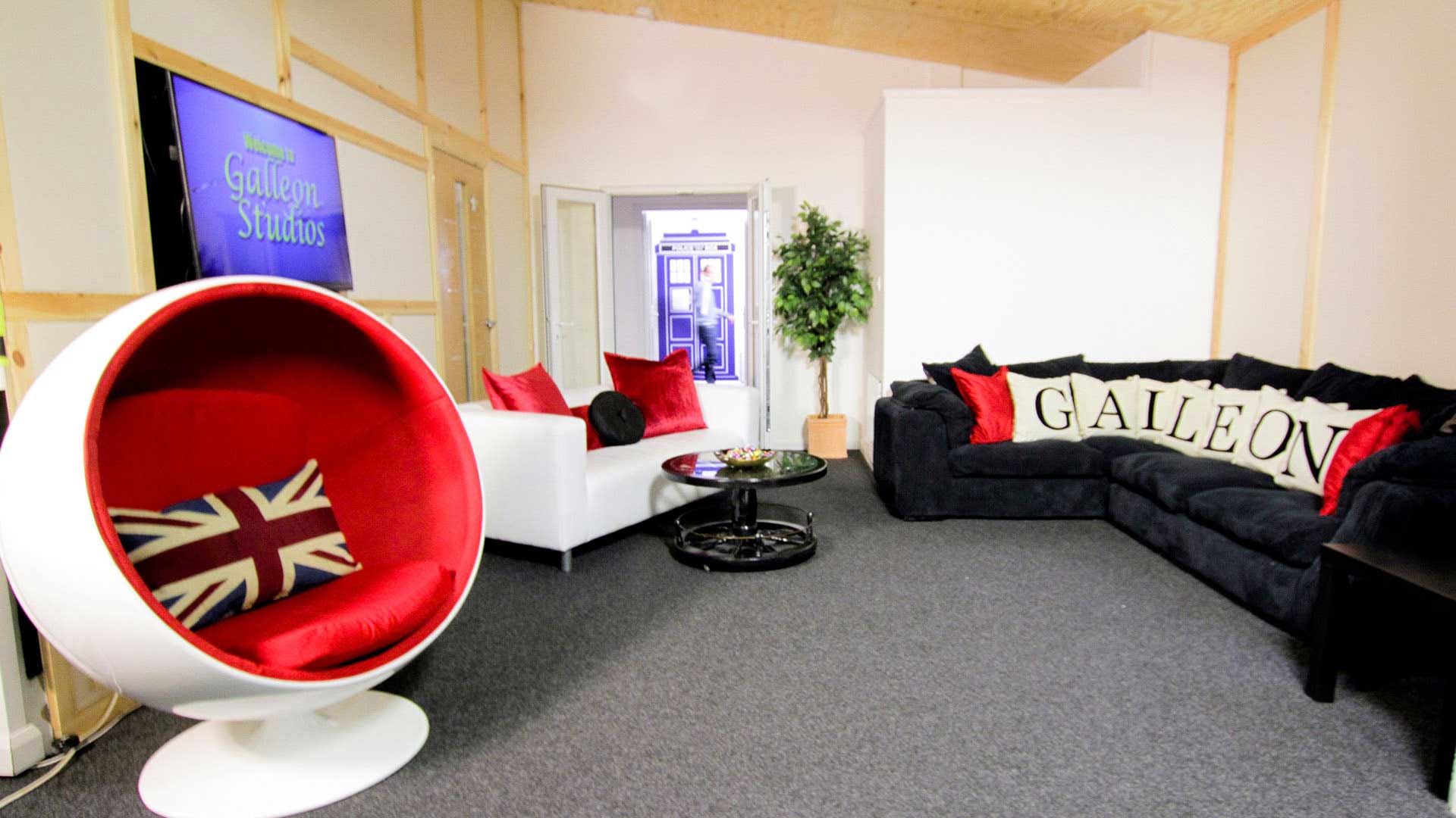 Film-Studio-with-Lounge-Slide Film-Studio-with-Lounge-Slide